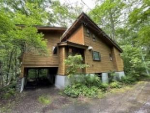 王領地の森　山荘風の綺麗な戸建別荘