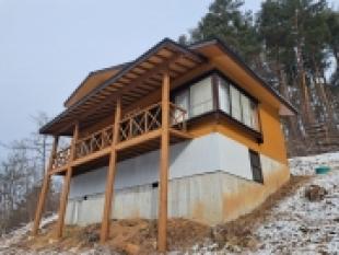 学者村第3期 メイン道路に並行した駐車スペースあり!