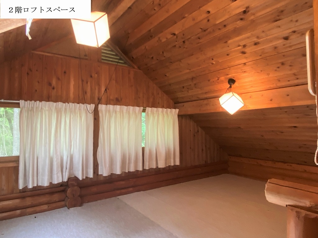 鳴沢自然郷別荘地　屋根付き広々ウッドデッキのログハウス！！